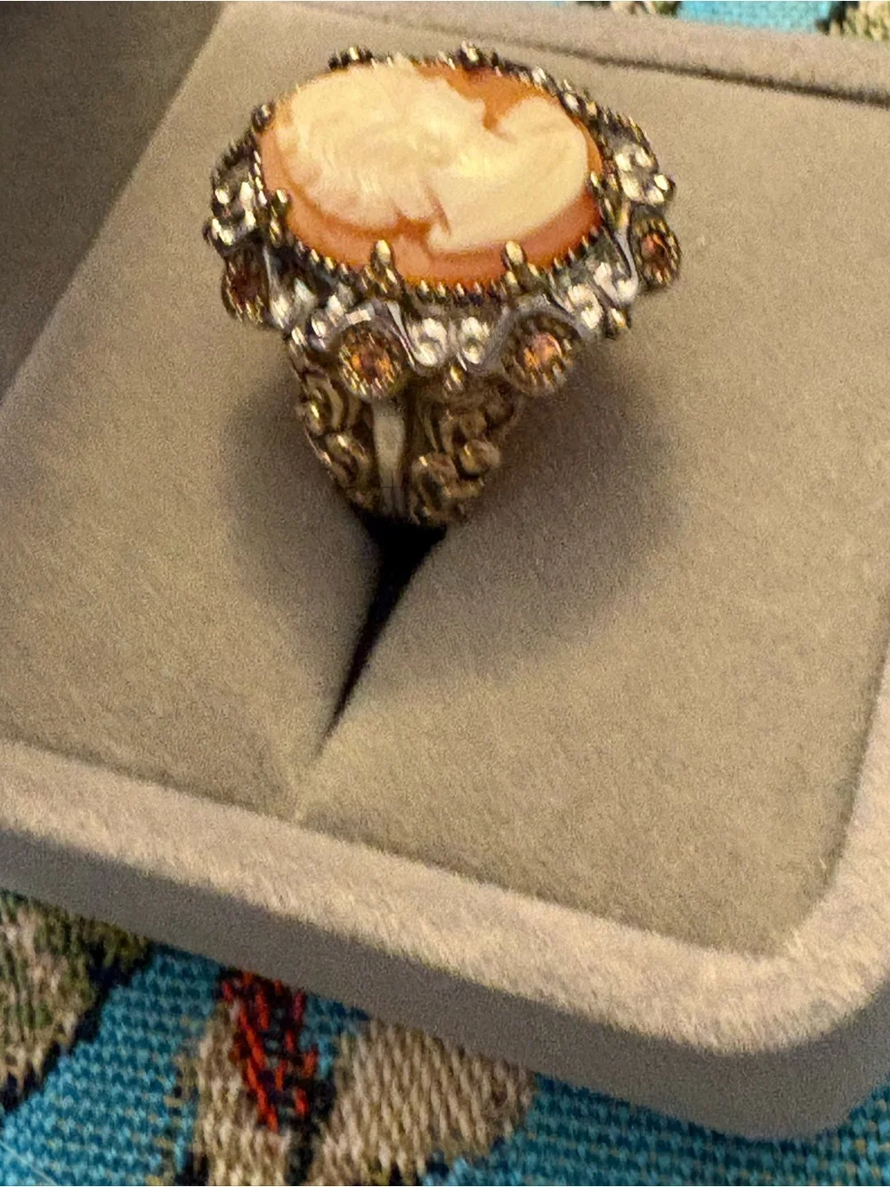 N/A carved torre